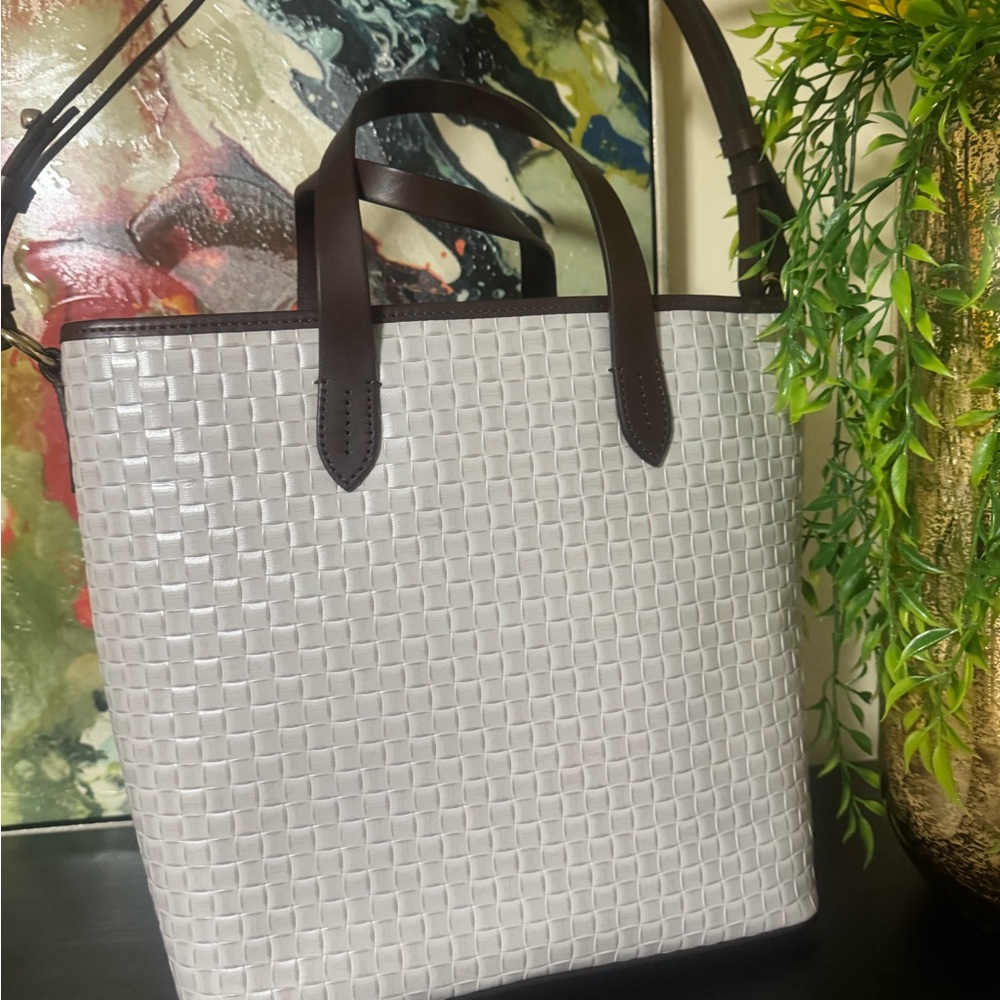 Dooney & Bourke Cream and Brown Woven Tote Set / NWT - Picture 4 of 11